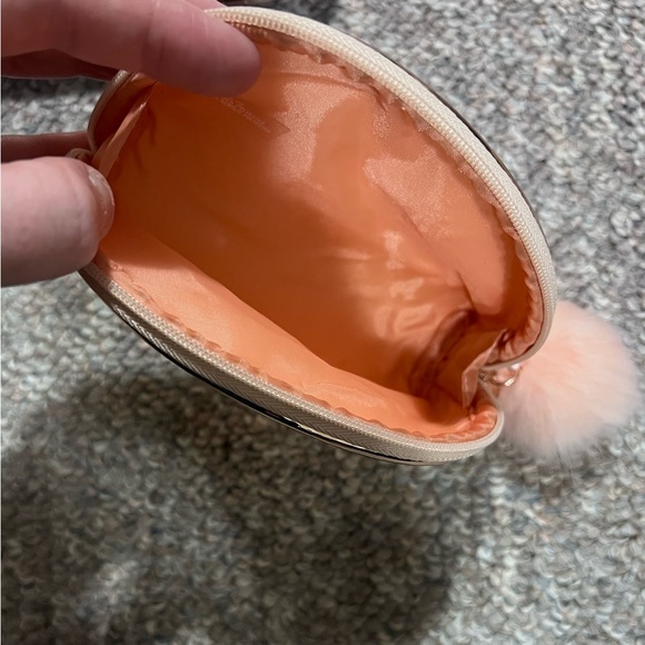 Limited Edition MAC Makeup Bag Set 💕 - Picture 7 of 9